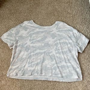 Old Navy cameo cropped tee